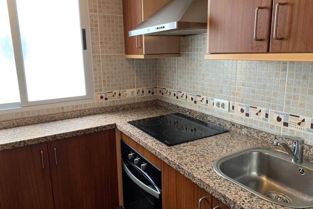 Cosy Two-Bedroom Apartment In The Centre Of El Medano Buitenkant foto